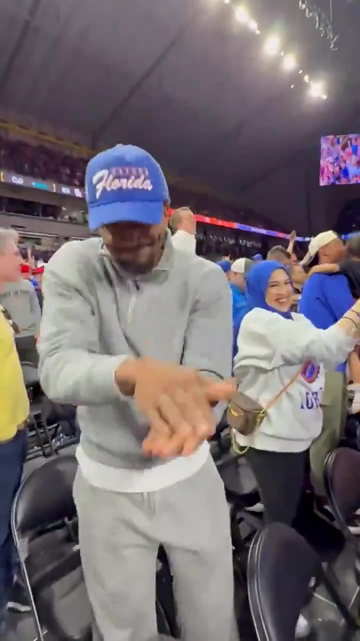 比尔学弟们哥就是你们的榜样钱多事少的榜样