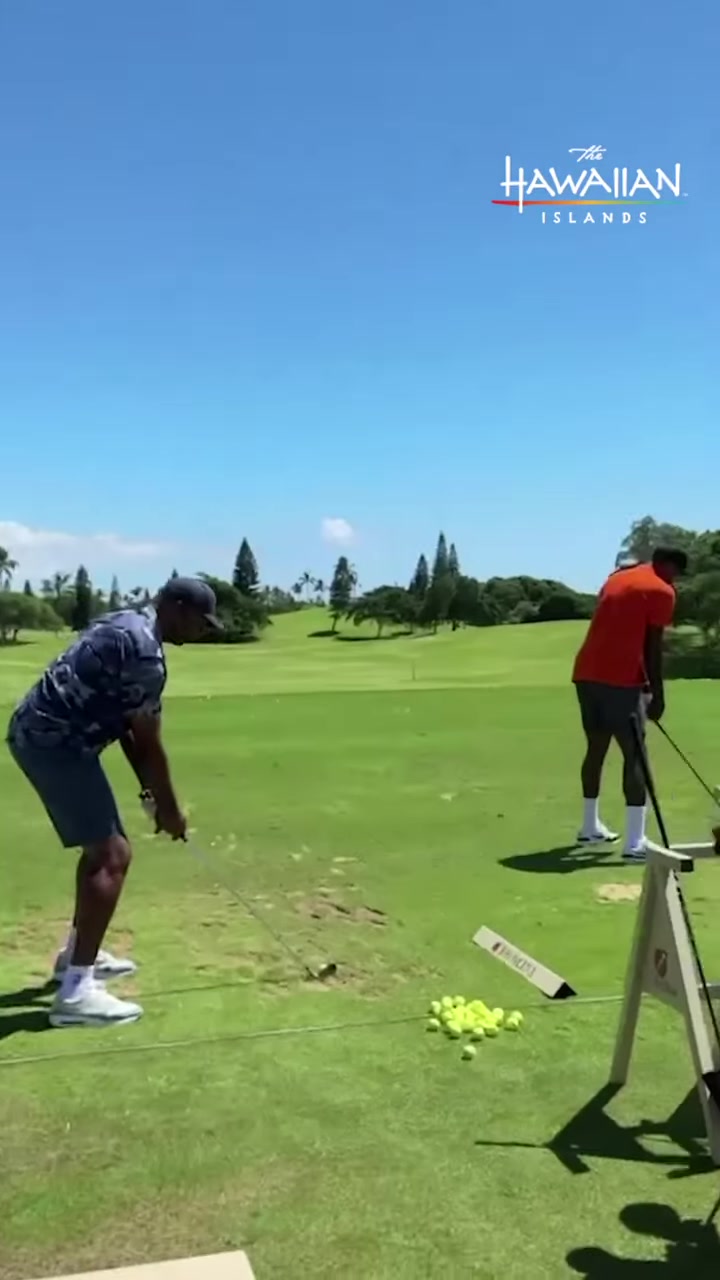 ️昔日高尔夫对决小卡说自己稳赢乔治后者不屑说道别闹了