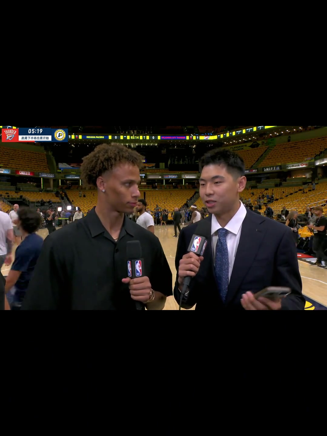 英语水平不错啊篮网队员崔永熙采访戴森丹尼尔斯翻译