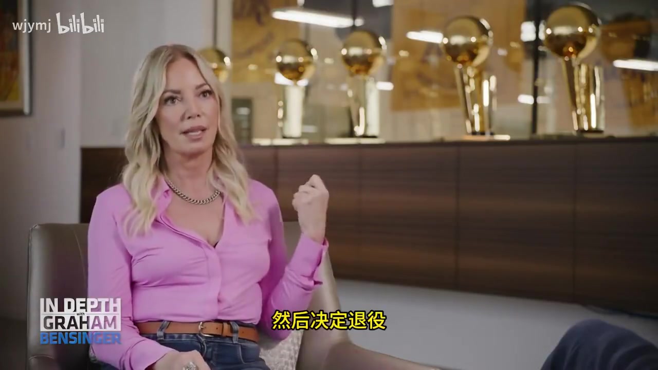 珍妮此前科比想退役先告知了我即使讨厌他的球队都为他致敬