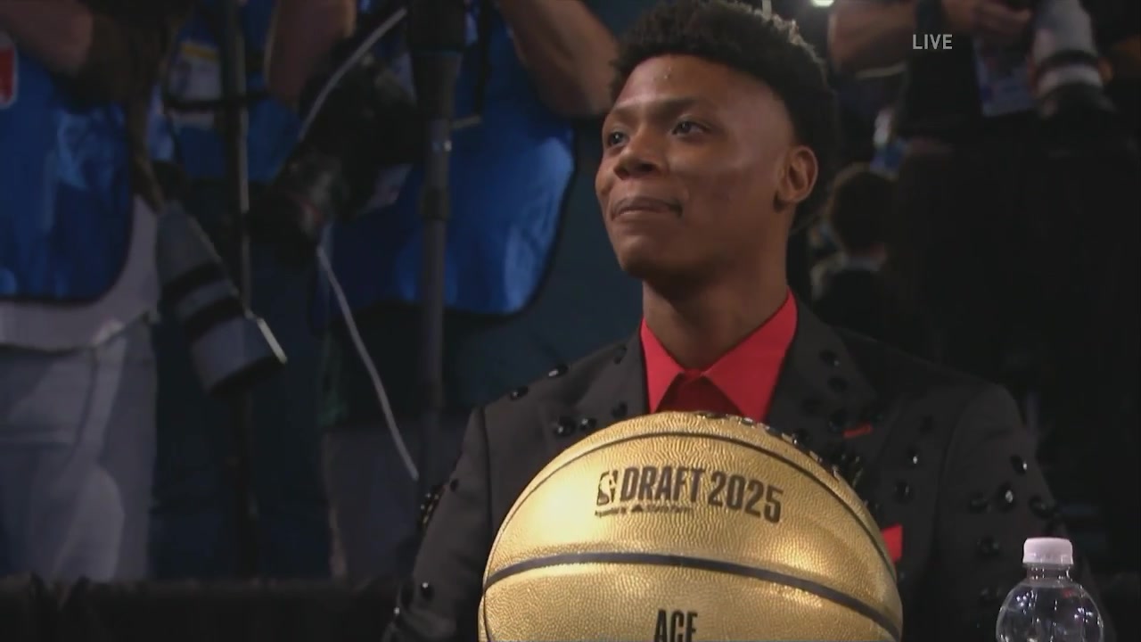 选秀大会开始在即弗拉格领衔一众球员现场等待