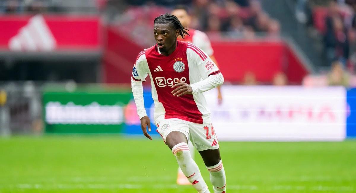 记者:曼联有意阿贾克斯17岁中场乔西-莫基奥