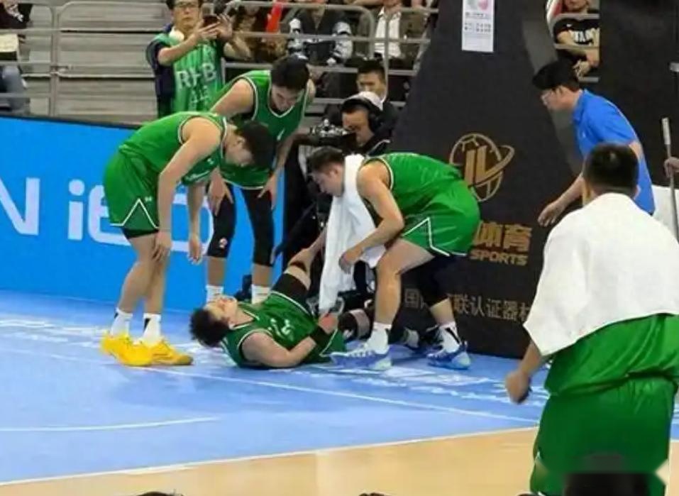 知情人士回顾赵继伟受伤！前几天已不适，现场听到大腿肌肉响声！