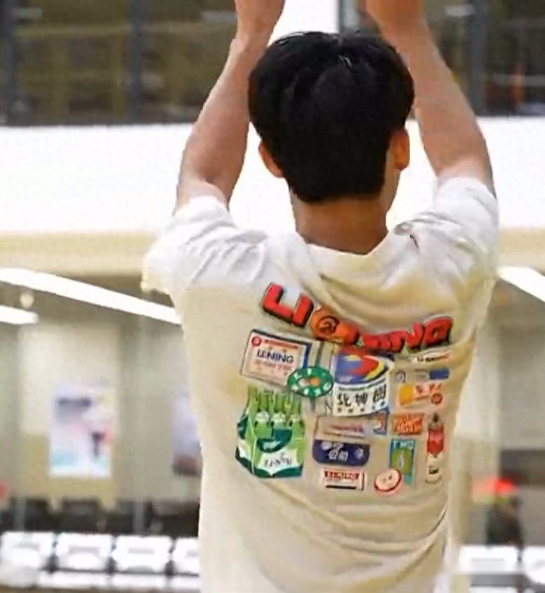 广东最新动态！徐杰一分钟三分15中14，萨林杰已抵队亲承熟悉队友