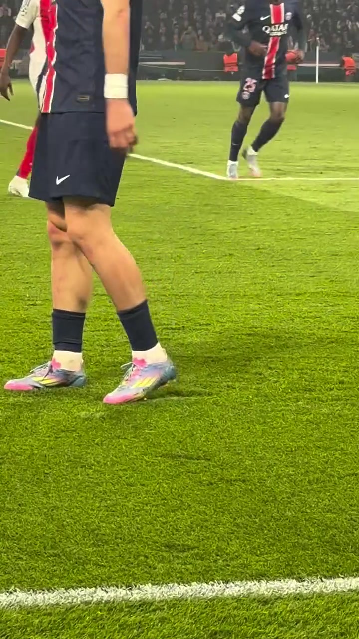 天赋怎么样呢现场直拍克瓦拉茨赫利亚的小腿