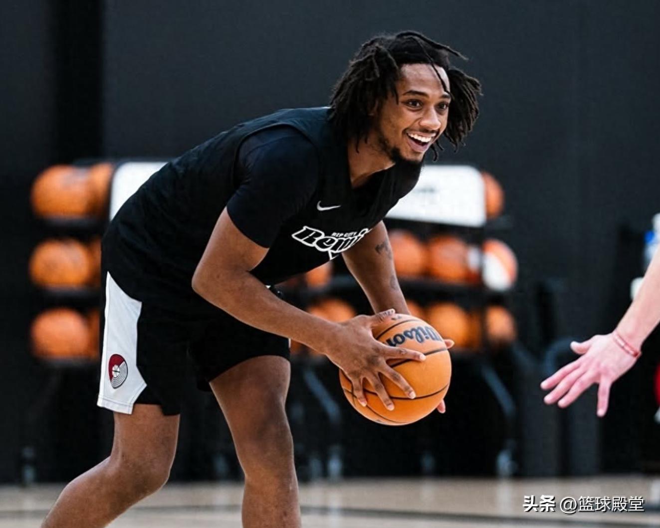 山西糊涂？签黑根斯补强后场，上赛季被唾弃，搭配诺艾尔或有奇效