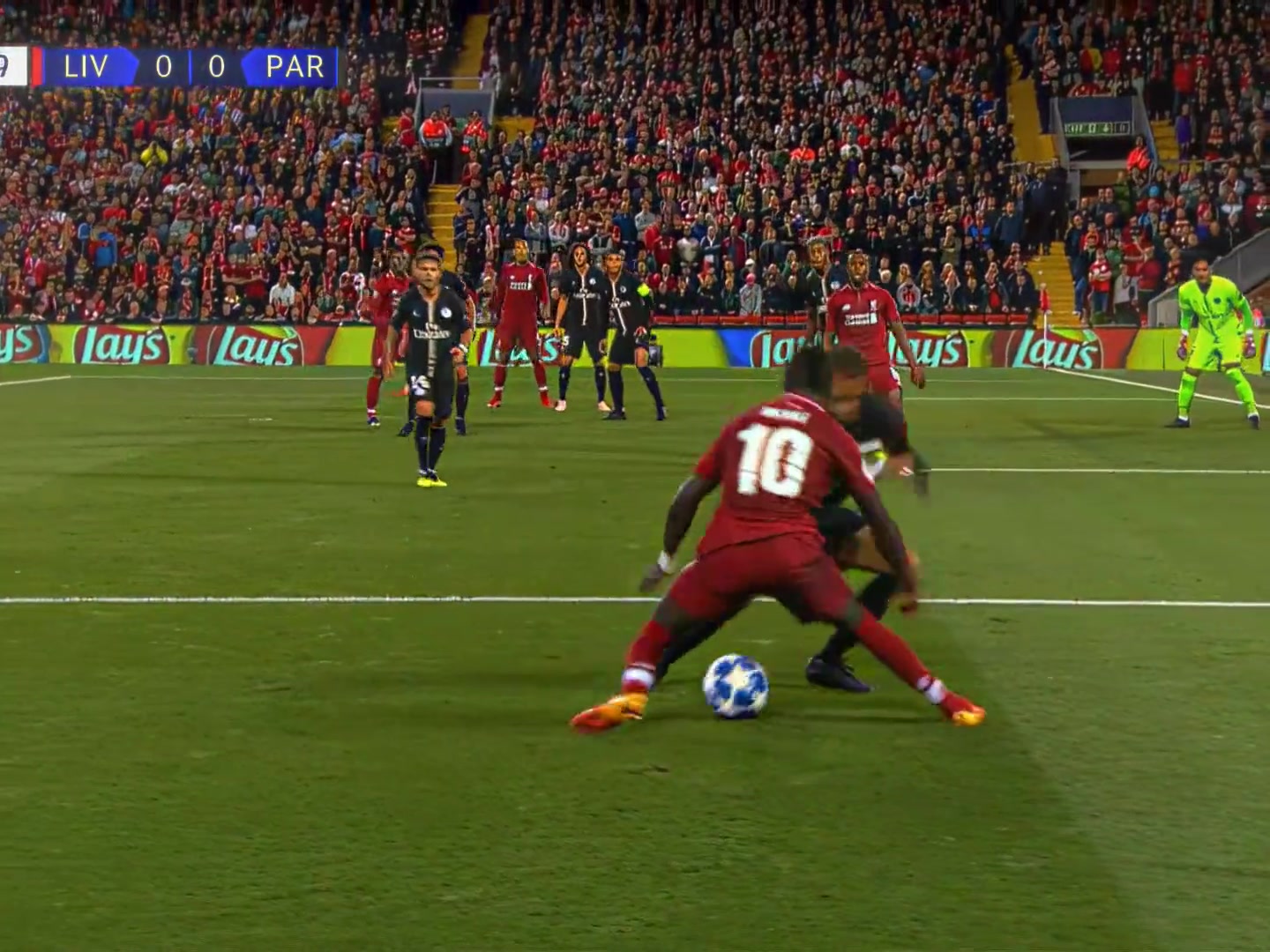 马内听说这是你非常喜欢的过人动作我也来试试