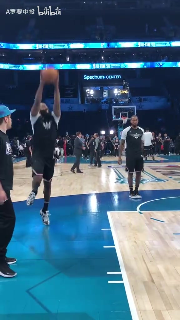 早就有互动全明星名场面哈登小卡交流技术钻研规则的大师