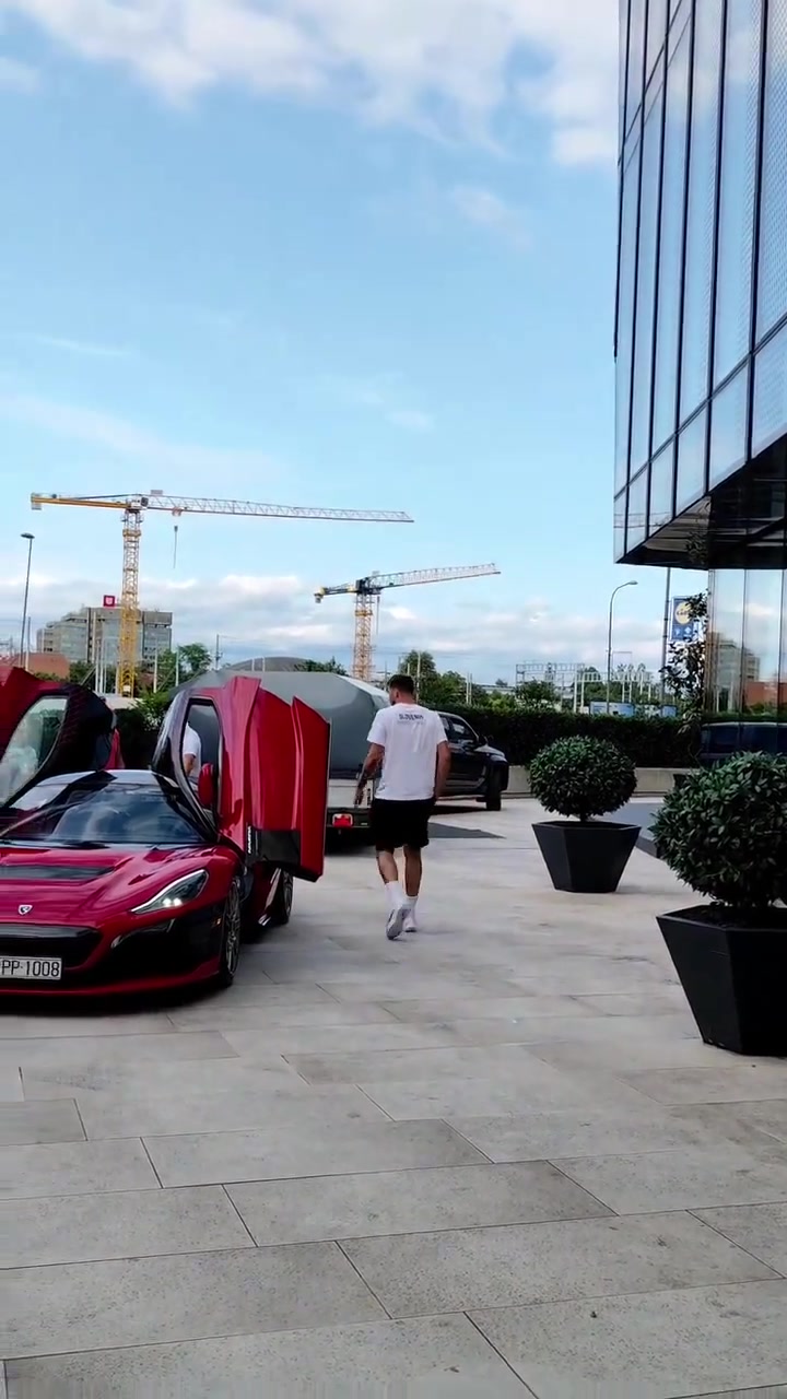 世界最快电动跑车东契奇最新锐马克爱车或超200万美元