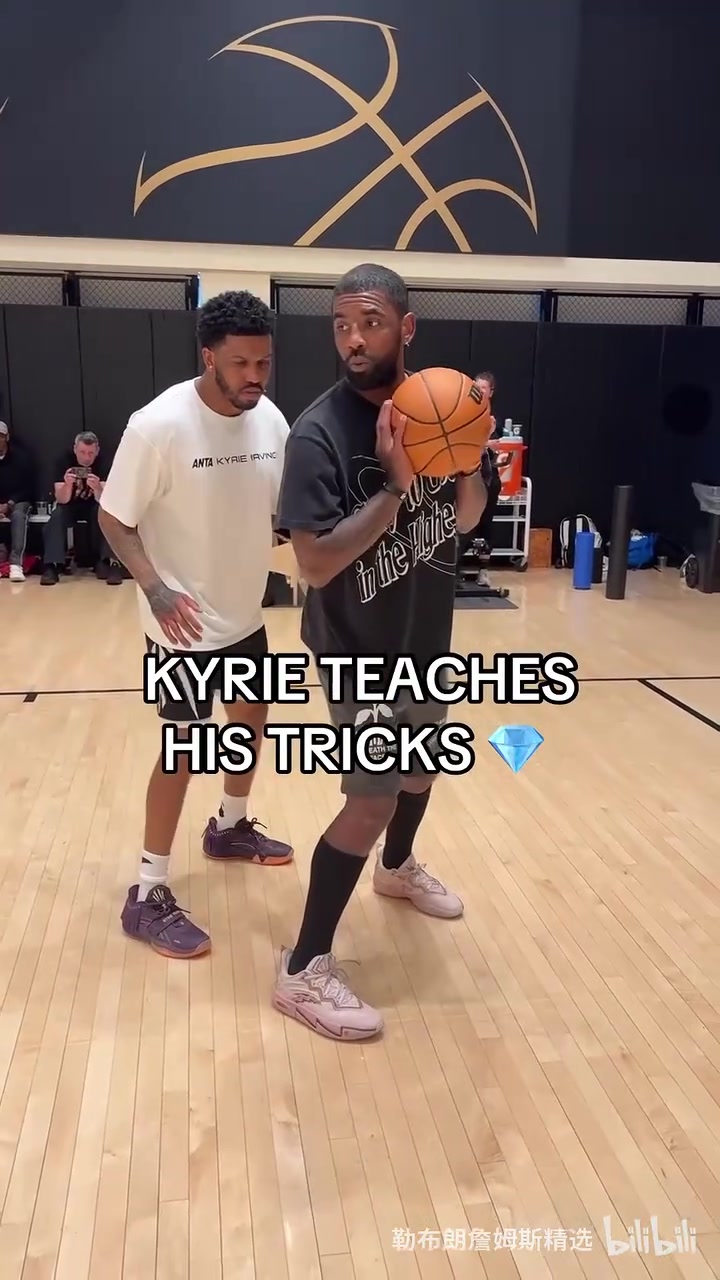 小腿确实变细了欧文开始接手训练营教导小球员