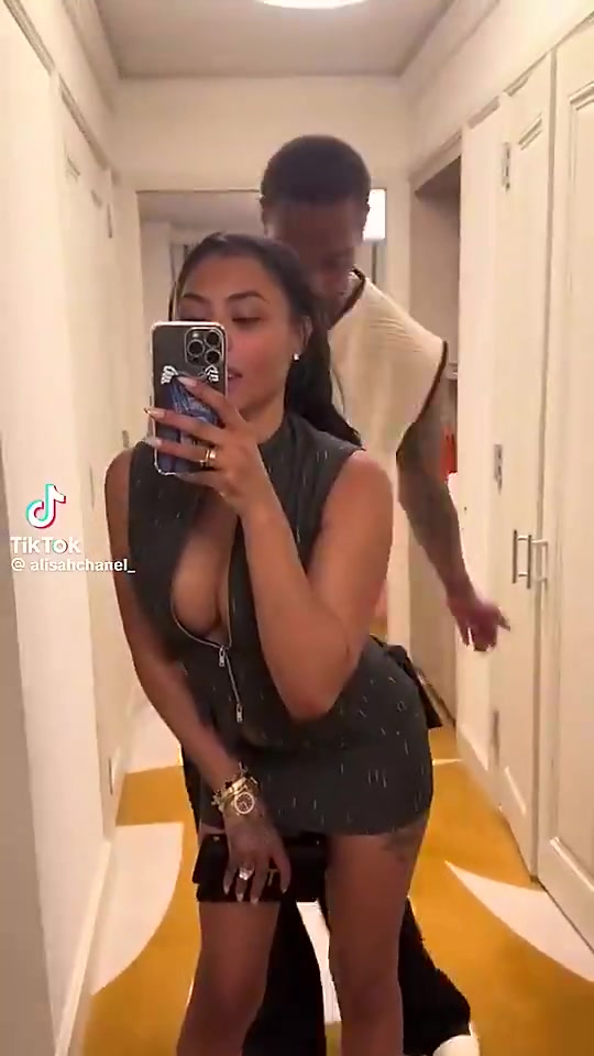 少儿不宜华盛顿曾对着镜子狠狠抽了一下老婆