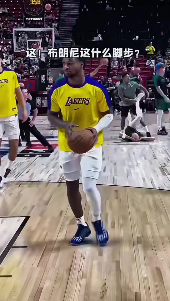 布朗尼这是在练习什么脚步看起来似乎走了很多步