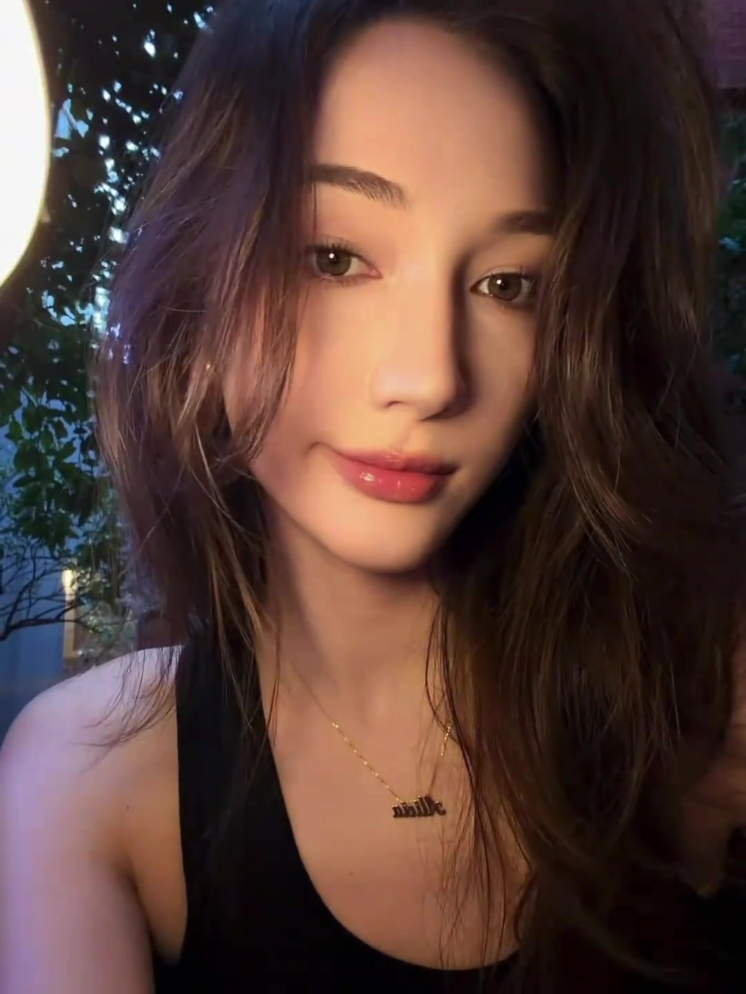 太有感觉了杨政女友孟雅芳比美照更有吸引力的是live