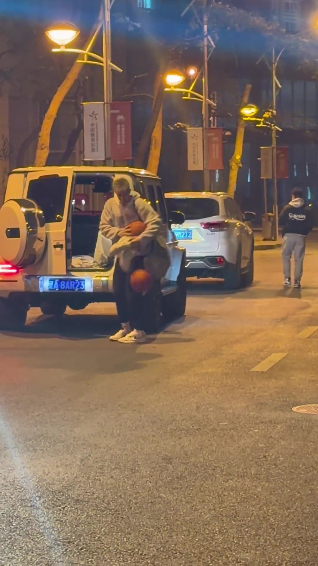 有富足的生活和喜欢的篮球郭艾伦的生活应该挺满足了