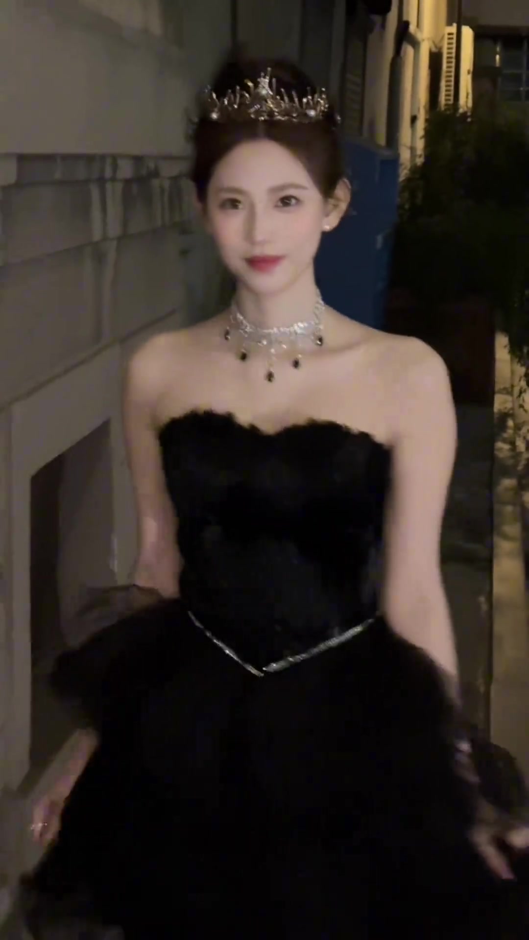 鸡腿诺这身万圣节穿搭如何感觉像低配版赵露思