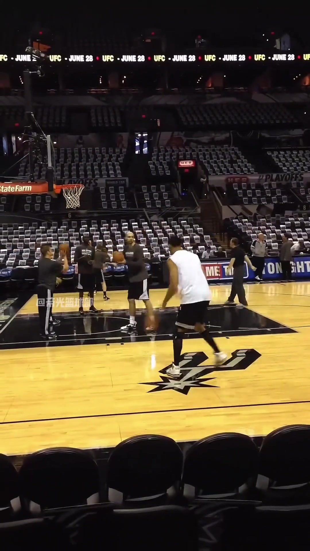 早期邓肯赛前投篮训练 逮住机会就是一记精准打板