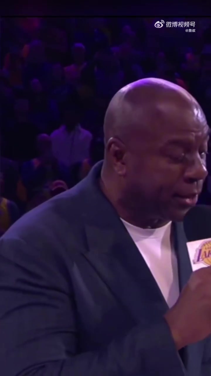 会被笑死美媒AI恶搞湖人退役了哈里森的77号球衣