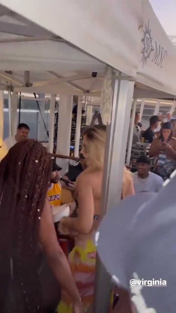 2023年维尼修斯现任女友为内马尔跳抖臀舞