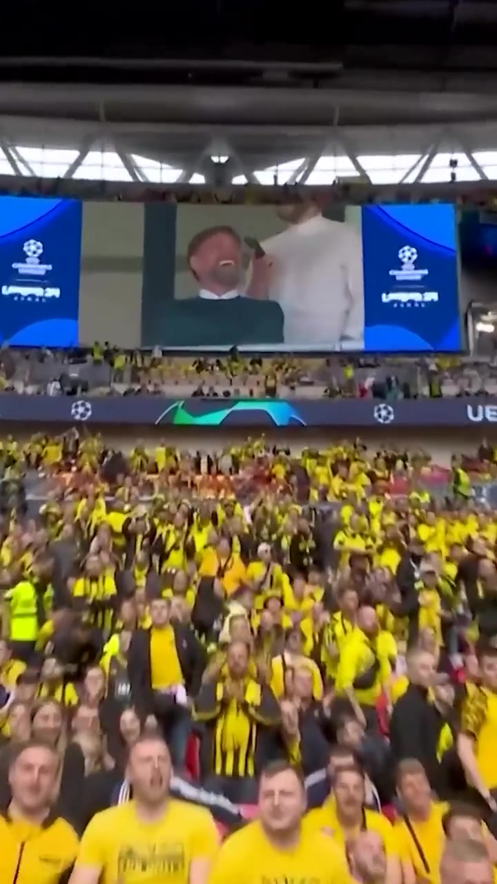 差别明显名场面多特球迷看到克洛普和穆里尼奥不同的反应