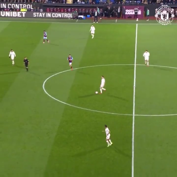 队草和B费的这次连线和鲁尼传范佩西那次有异曲同工之妙