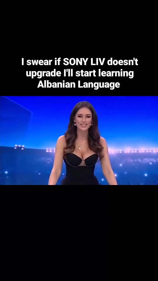 黑色小礼服欧冠女解说这身材谁看谁不迷糊