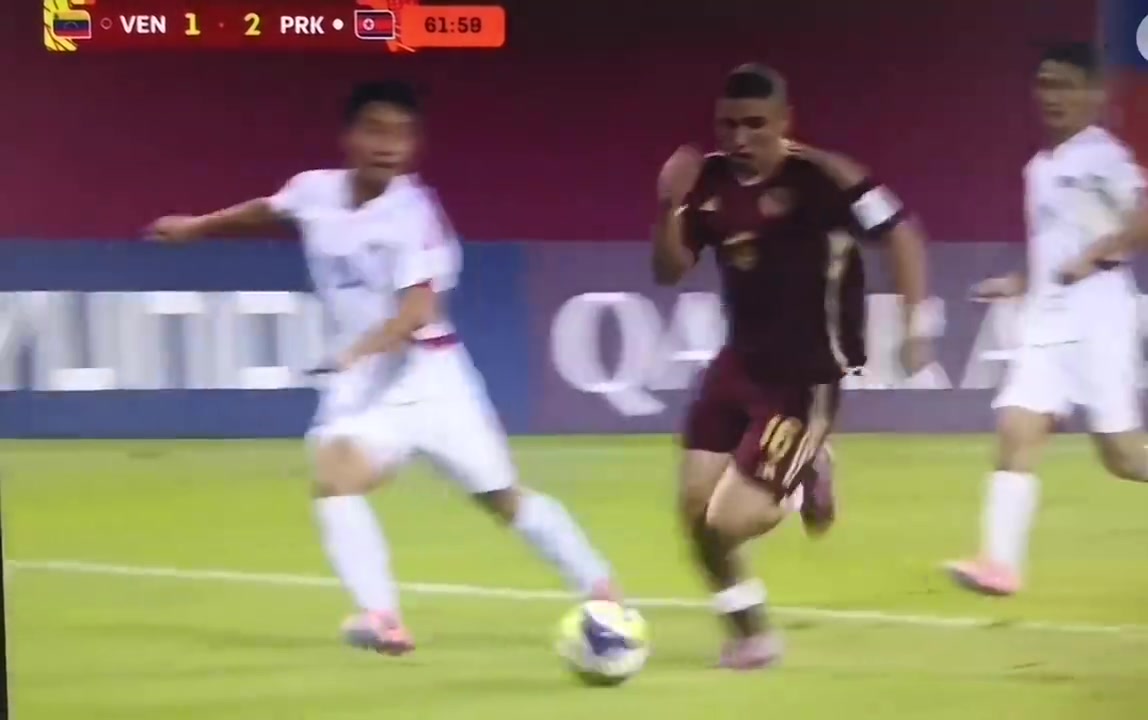 大罗铁粉委内瑞拉U17球员顶着同款阿福头发型破门