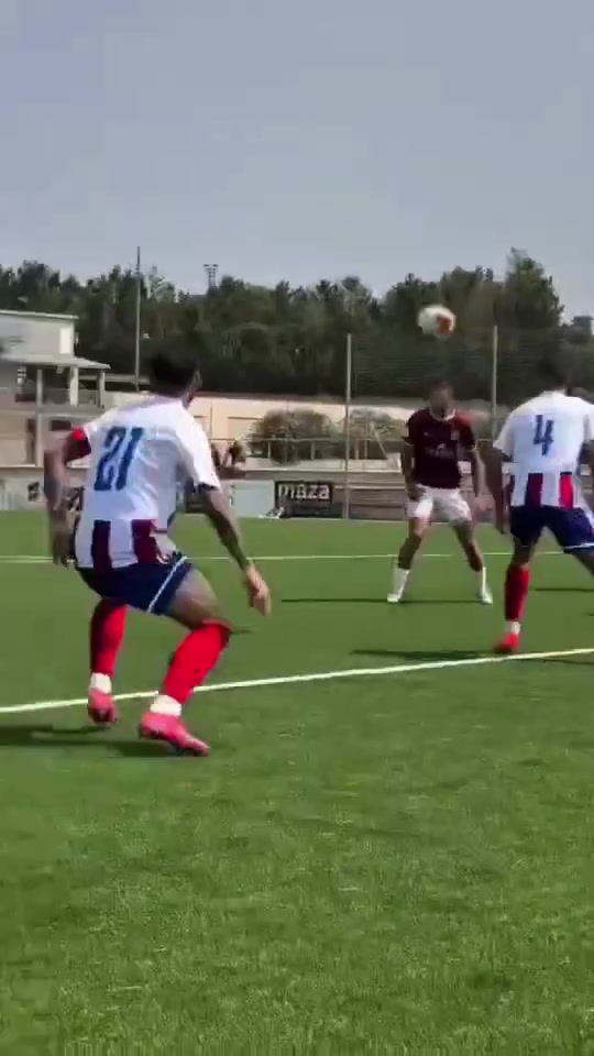 融入邝兆镭在西班牙联赛敢做动作了仿佛看到三笘薫影子