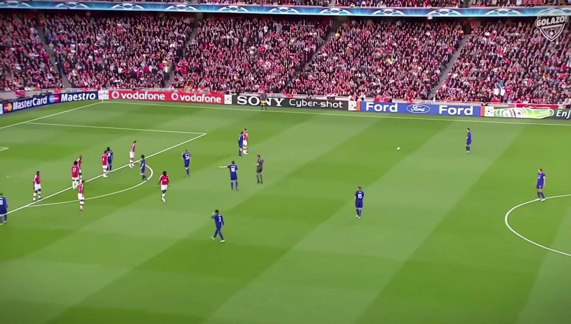 曼联球迷至今没能理解C罗为什么在这个位置就直接起脚打门