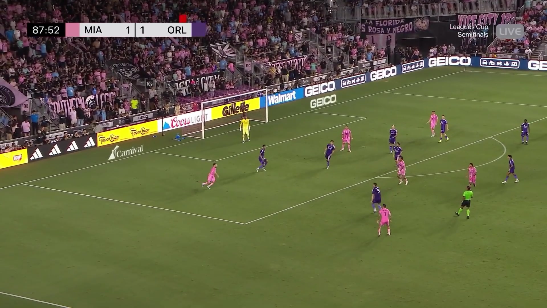 巴西连线梅西突破重重包围禁区起脚反超比分