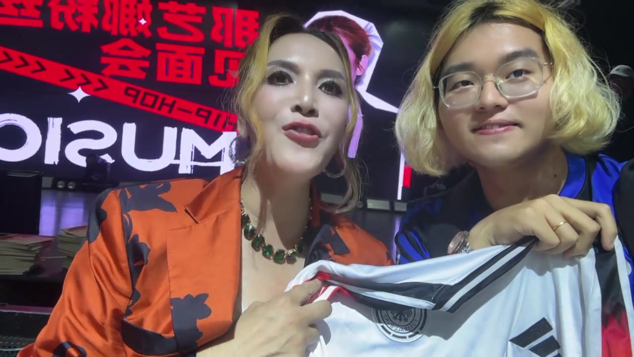 逆天俄罗斯娜娜祝福拜仁祝拜仁拿下今年的欧冠冠军