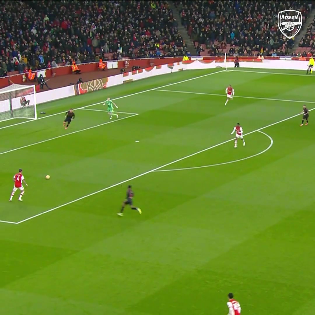 现在枪手还能踢出这样的足球吗阿森纳球迷这球美如画