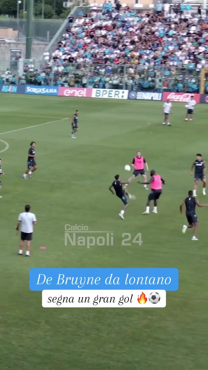 黄金搭档那不勒斯训练赛卢卡库助攻德布劳内破门