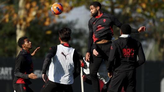 米体：圣地亚哥缺席合练；拉比奥、普利希奇状态良好有望首发