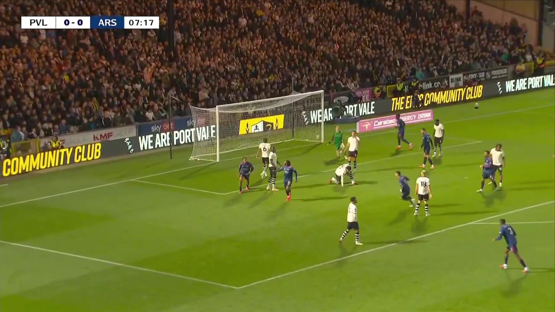 首球来了斯凯利脚后跟做球埃泽推射破门