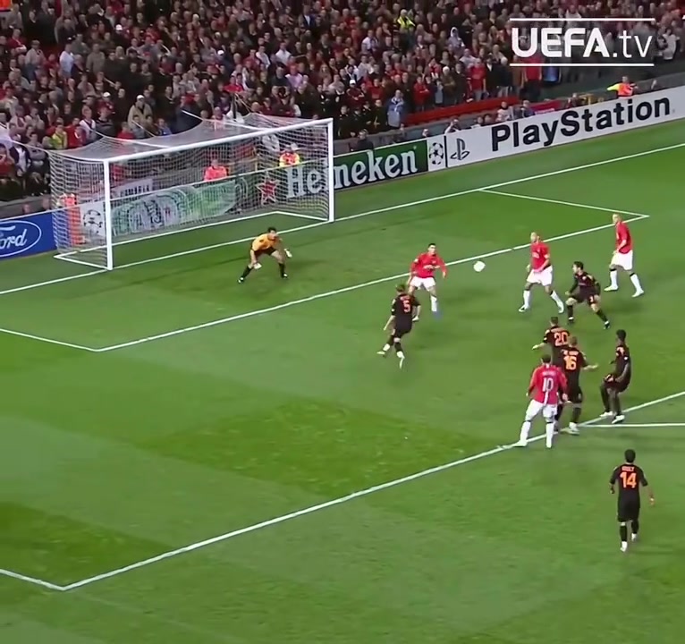 这都能进若当年C罗这球没有越位将又是一经典名场面