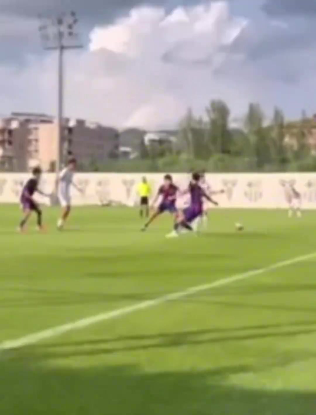 邝兆镭面对巴萨b队丝毫不怵巴萨队里甚至还有一线队的福特