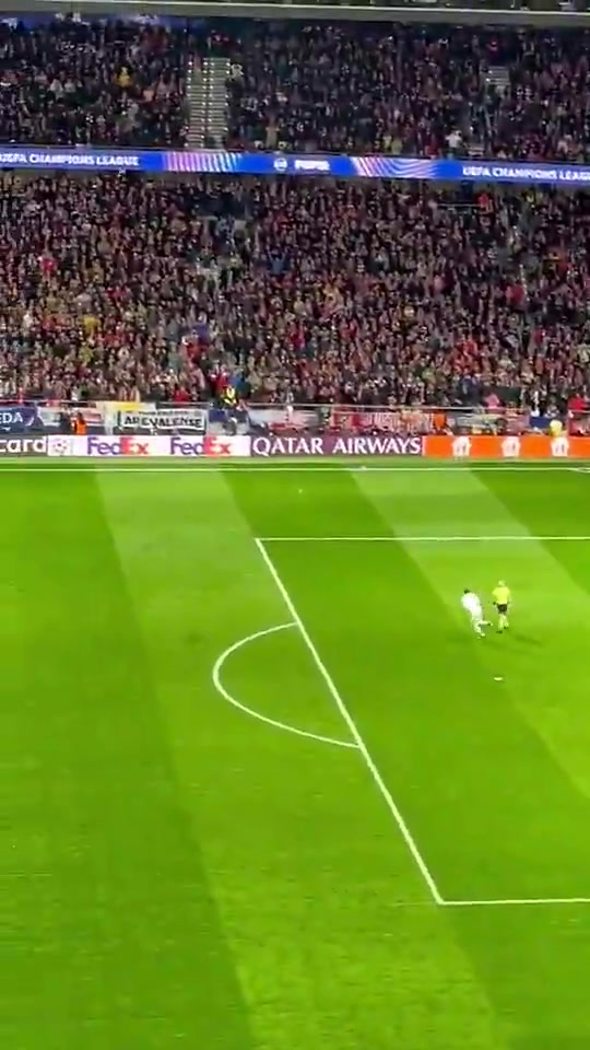 此前皇马晋级后吕迪格高抬腿狂奔皇马全队模仿