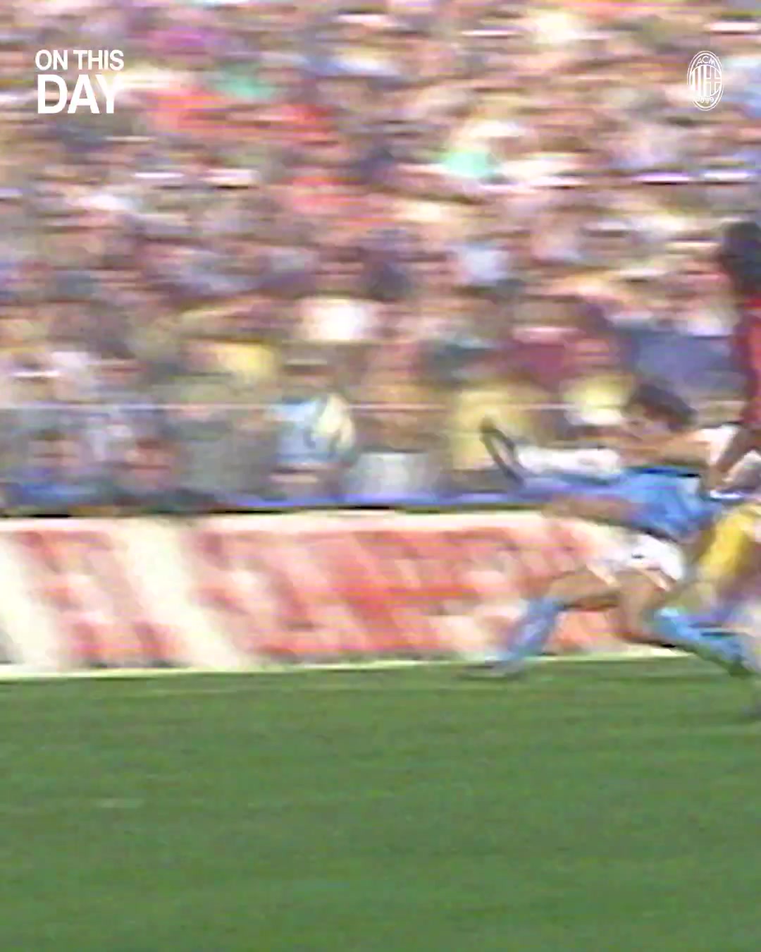 令人难忘范巴斯滕在客场对阵那不勒斯时打进四球