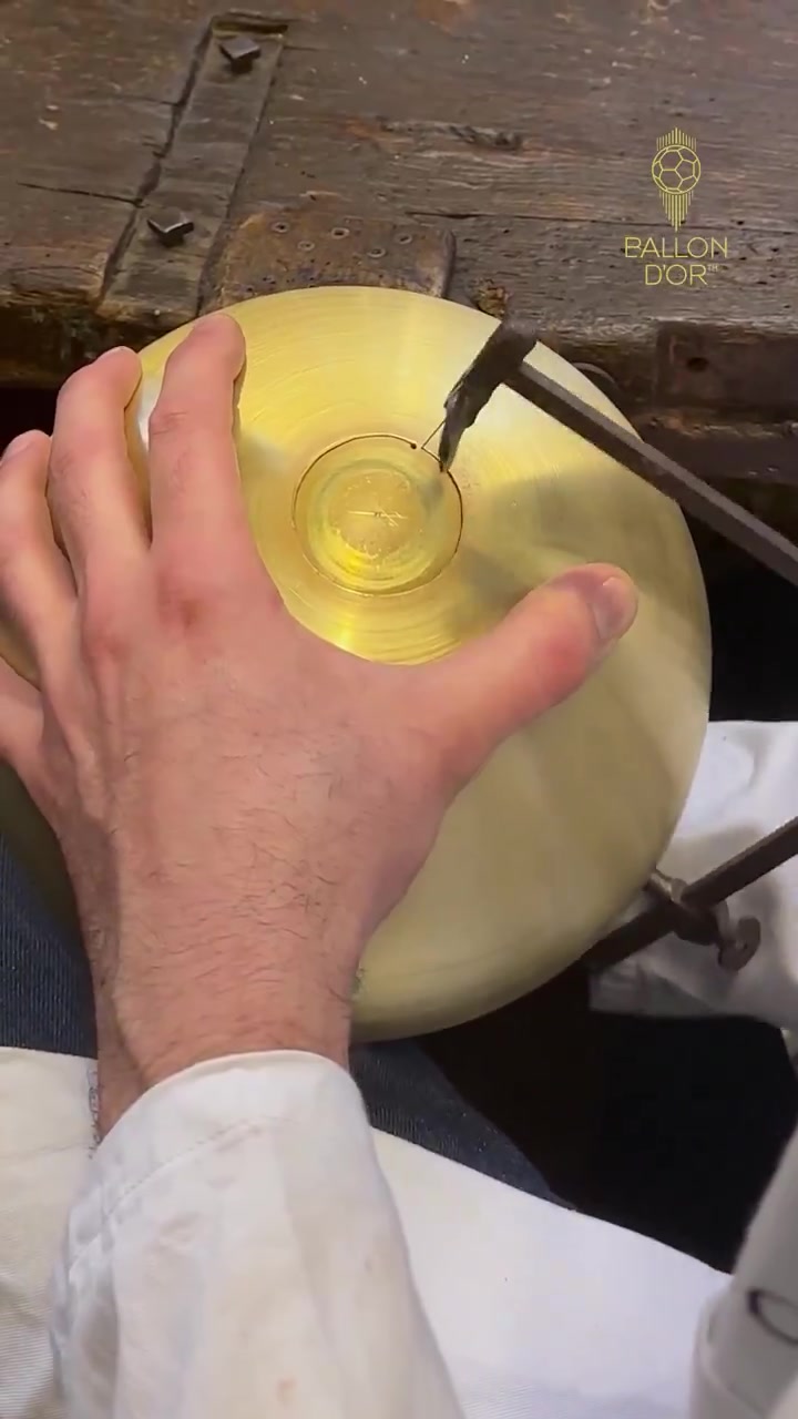 金球奖奖杯原来是这样制作的