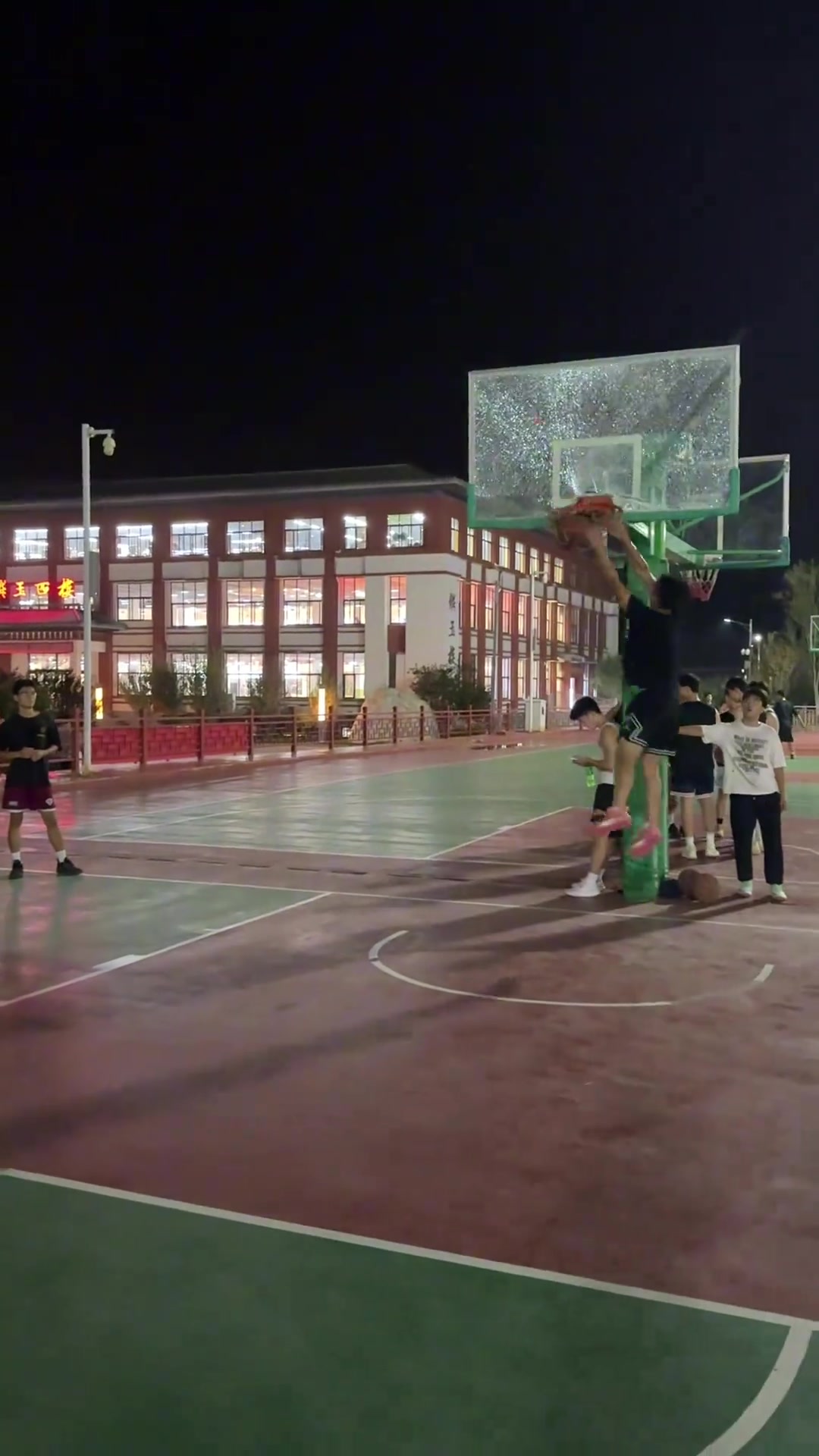 开学一星期送学校一个礼物