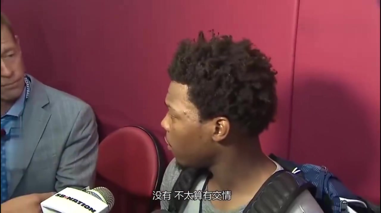 命运的转折点18年洛瑞谈刚交易来的小卡我跟他不太熟