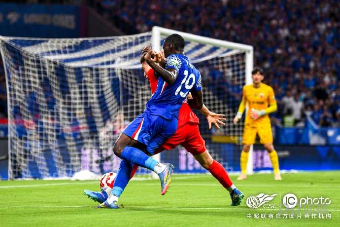 上海双雄赛季交手：联赛海港对申花1胜1平 杯赛申花双杀海港