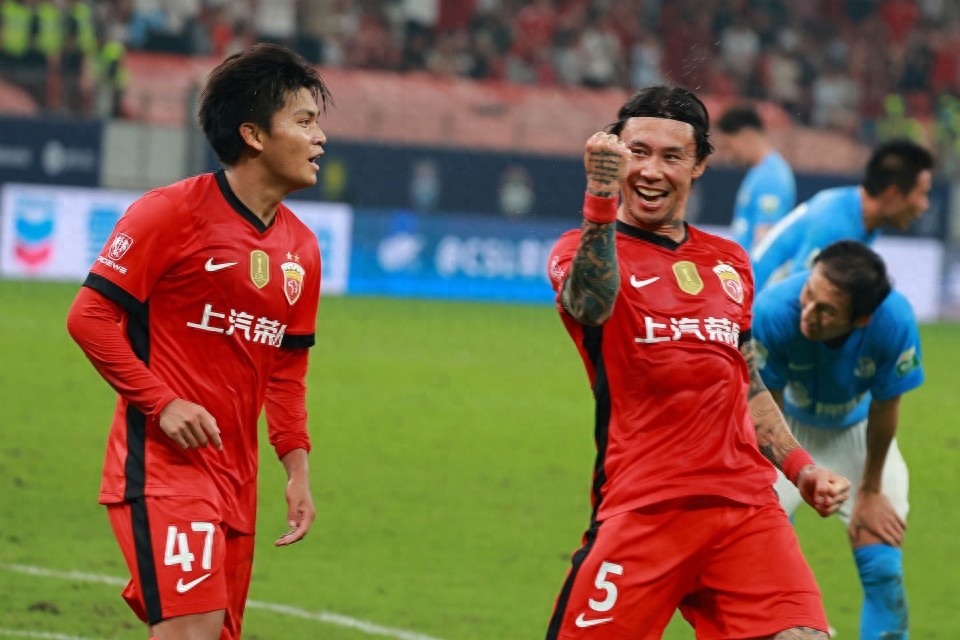 张琳芃豪夺11冠创中超夺冠纪录，7连冠+3连冠，武磊“躺冠”